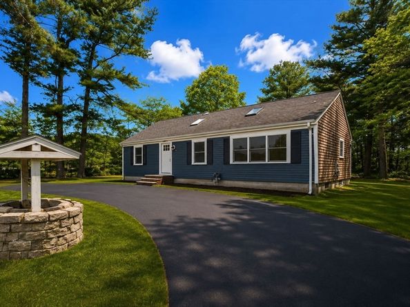 22 Randall Rd, Mattapoisett MA 02739