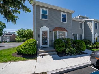 26 Breakwater Dr