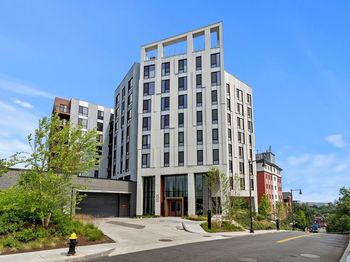 1515 Commonwealth Ave