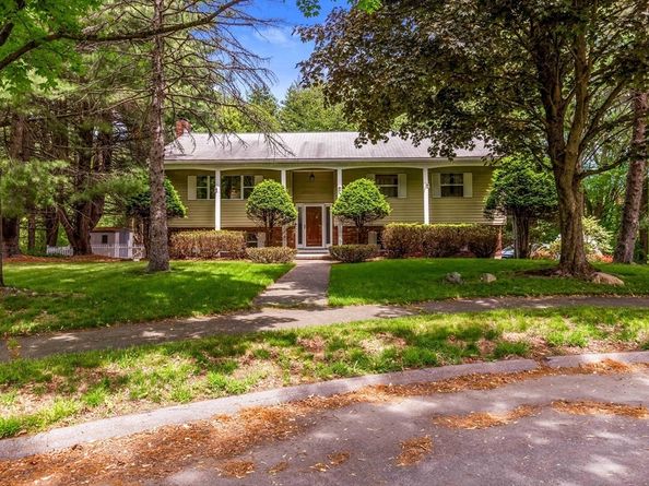 15 Conestoga Rd, Lexington MA 02421