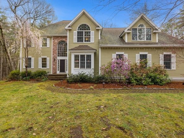 59 Smith Rd, Northborough MA 01532