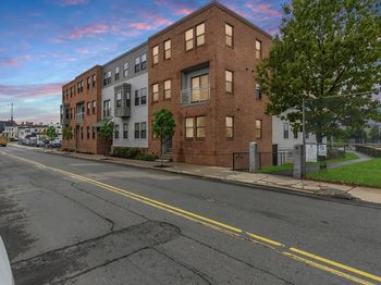 16 Boardman St