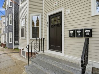 13 Langmaid Ave