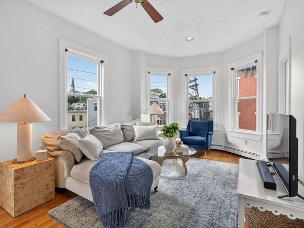 118 High St 9, Boston MA 02129