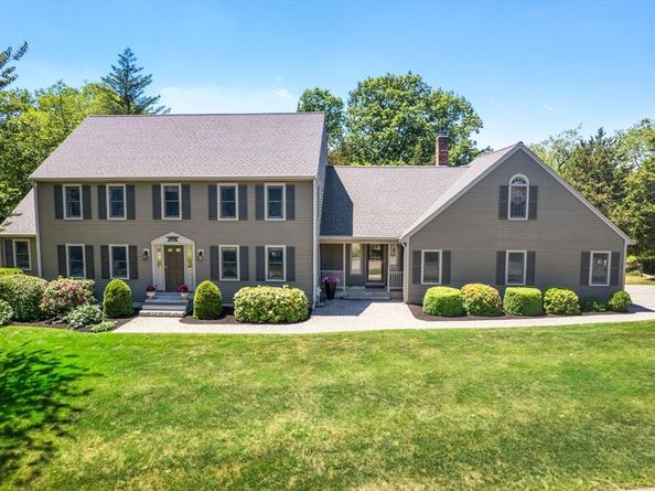 8 Ringbolt Road, Hingham MA 02043