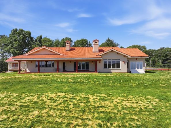 5 Osgood Rd, Charlton MA 01507