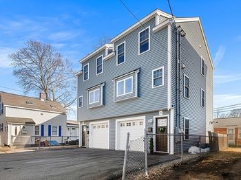 18 1/2 Dalton Ct