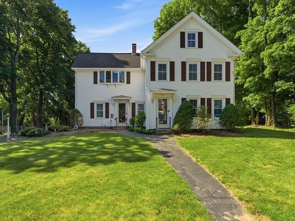 211 Village St, Medway MA 02053
