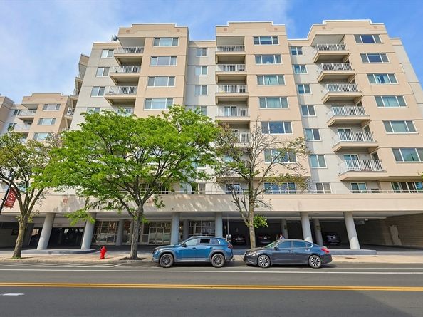 30 Chelsea St 814, Everett MA 02149