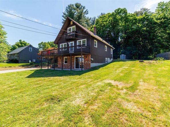33 Lakeview Ave, Dudley MA 01571