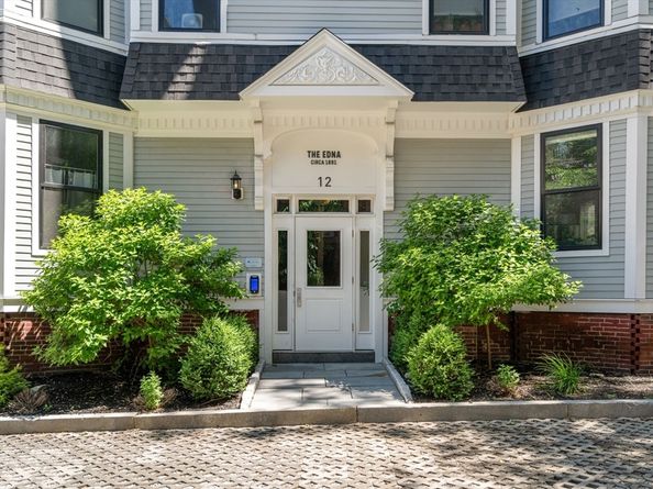 12 Arnold Circle 3, Cambridge MA 02139