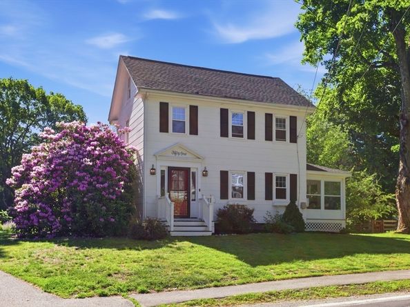 51 Grove St, Reading MA 01867