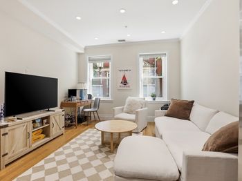 73 Myrtle St