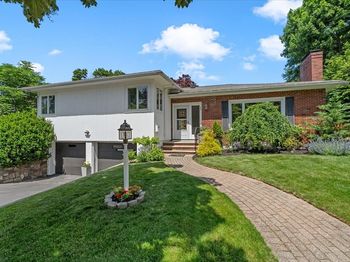 63 Mossdale Rd