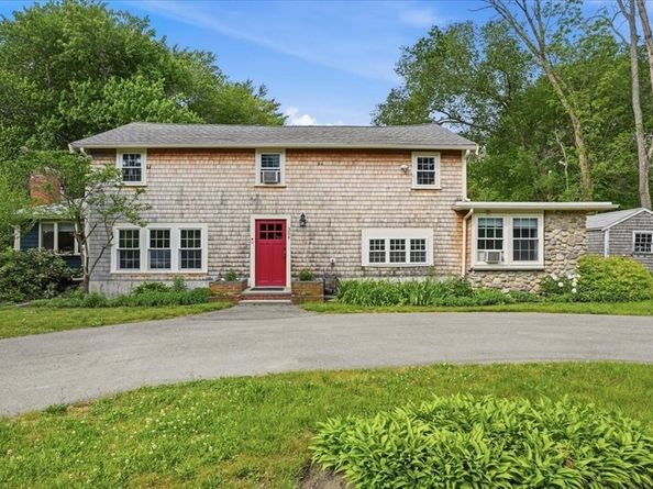 354 High St, Pembroke MA 02359