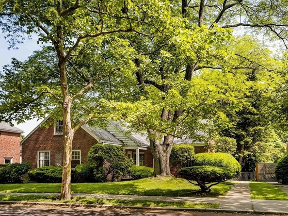 77 Jordan Rd, Brookline MA 02446