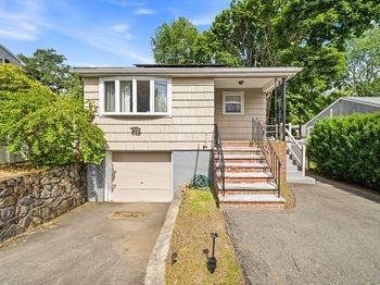 33 Fairchild Ave