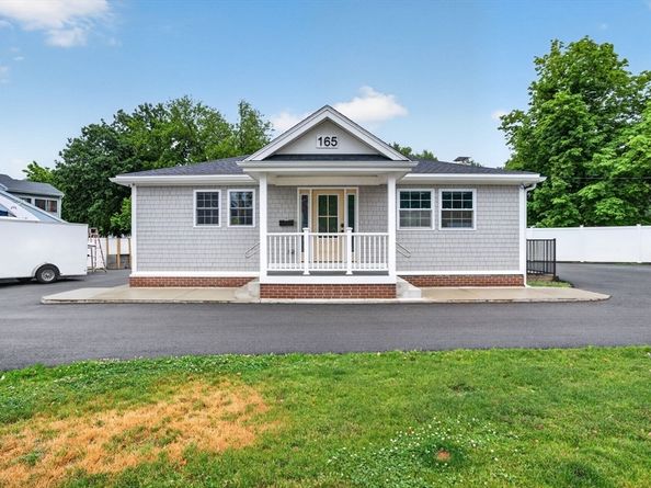 165 Garfield Ave, Chelsea MA 02150