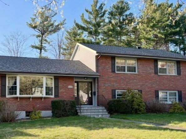 19 Harvest Ln, Hingham MA 02043
