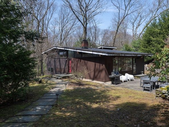 42 Peacock Farm Rd, Lexington MA 02421