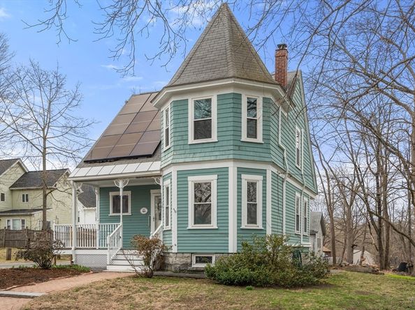 58 Church St, Chelmsford MA 01863