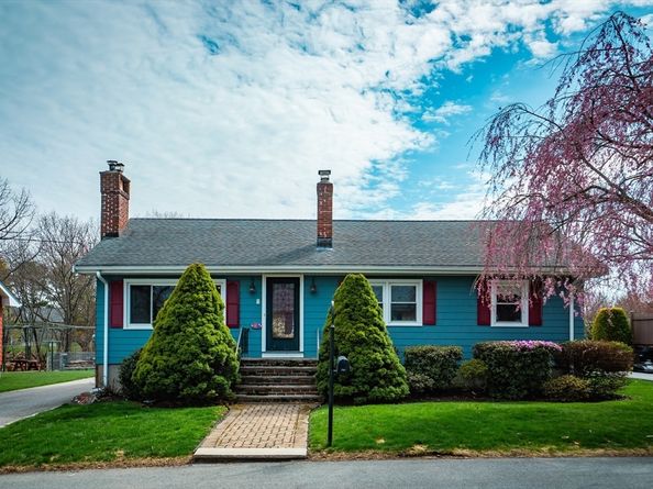 7 Cedarcrest Rd, Salem MA 01970