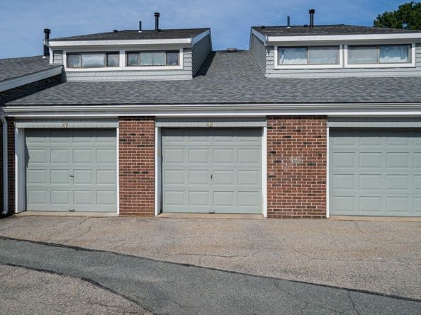 45 Meadowood Dr 45, Stoughton MA 02072