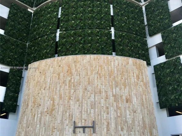 16385 Biscayne Blvd 2702, North Miami Beach FL 33160