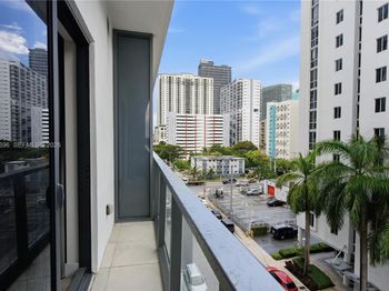 229 SW 9th St