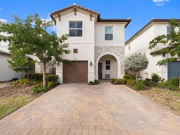 2357 NW 130th St, Miami FL 33167