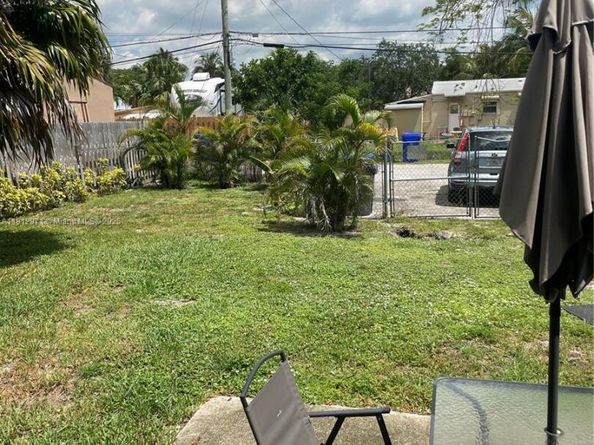 1913 Harding St, Hollywood FL 33020