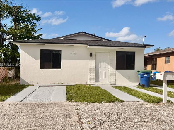 2373 NW 61st St, Miami FL 33142