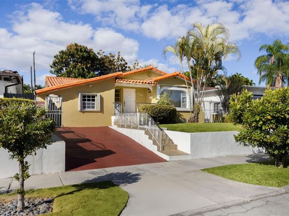 2367 SW 23rd Ter, Miami FL 33145