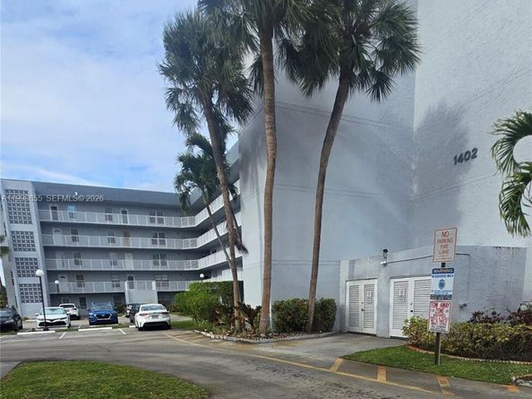 1402 NW 80th Ave 205, Margate FL 33063