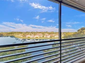 901 Colony Point Cir