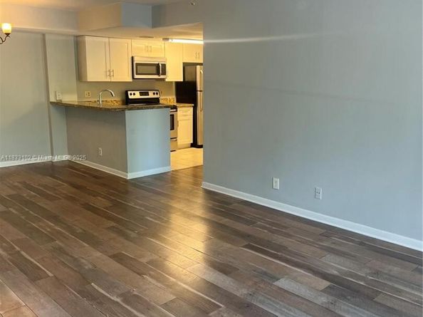 10725 Cleary Blvd 205, Plantation FL 33324