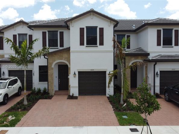 11125 W 33rd Ct, Hialeah FL 33018