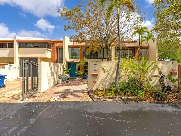 7825 SW 103rd Pl, Miami FL 33173