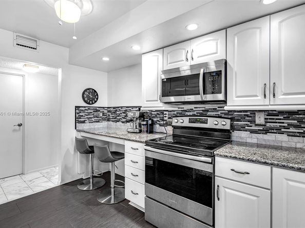 1000 Parkview Dr 715, Hallandale Beach FL 33009