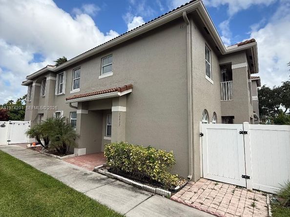 12637 SW 54th St, Miramar FL 33027