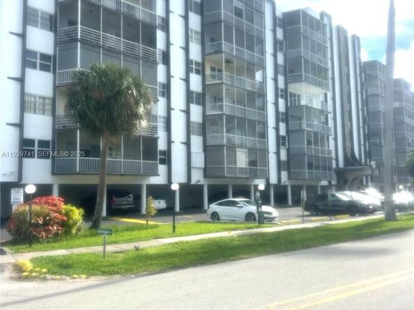 400 Diplomat Pkwy 403, Hallandale Beach FL 33009