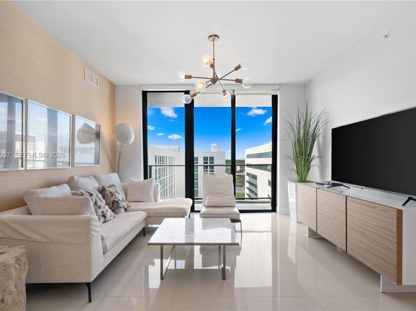 2960 NE 207th St 1003, Aventura FL 33180