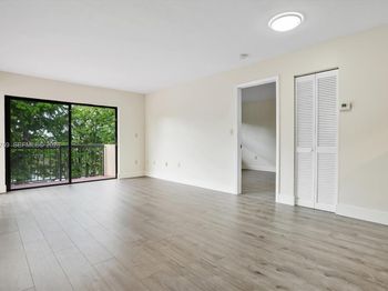 995 SW 84th Ave