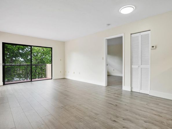995 SW 84th Ave 309, Miami FL 33144
