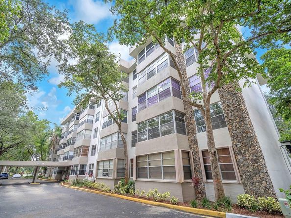 6700 Cypress Rd 409, Plantation FL 33317