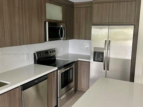 1938 Jackson St 403, Hollywood FL 33020