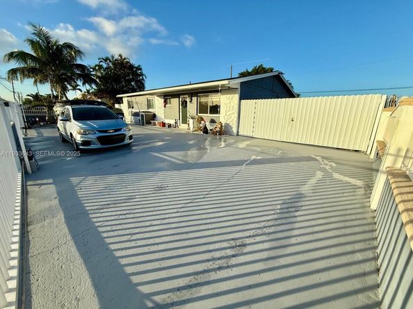 6202 SW 107th Ave, Miami FL 33173