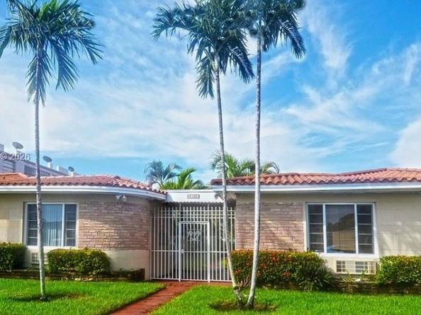 2160 BayDr 211, Miami Beach FL 33141