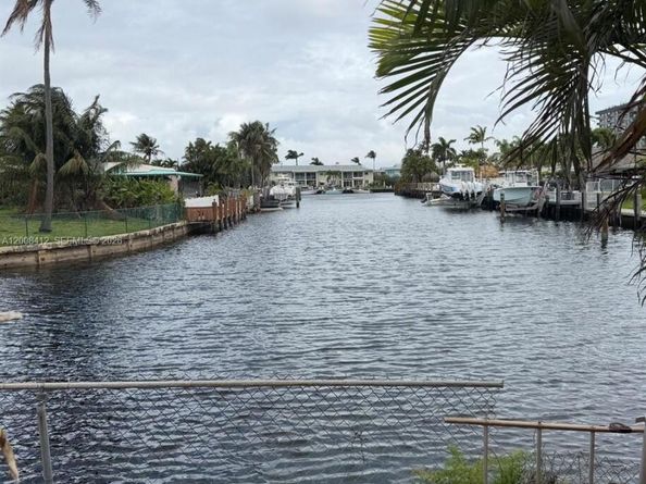 933 SE 10th Ct, Pompano Beach FL 33060