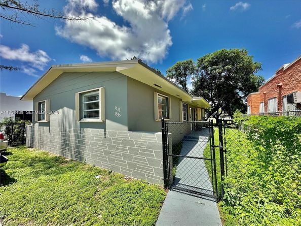1533 NW 53rd St, Miami FL 33142